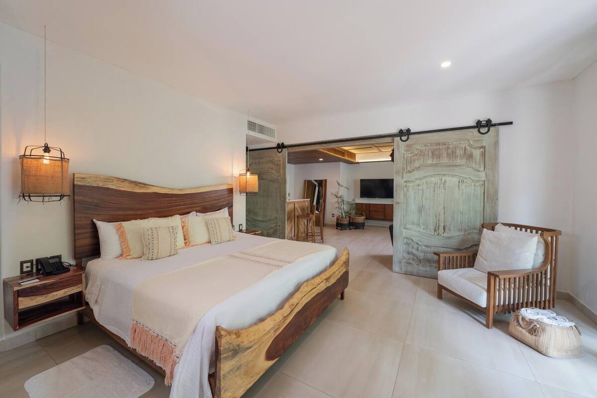 2 Bedroom Suite | 高档床上用品、羽绒被、迷你吧、客房内保险箱