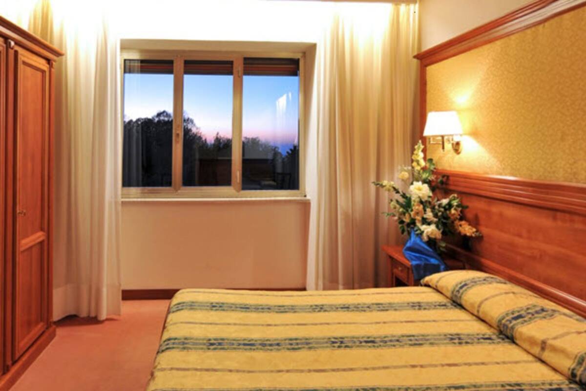 1 bedroom, in-room safe, desk, free WiFi