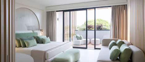 Junior Suite Sasso | Untuvapeitot, minibaari, tallelokero huoneessa, äänieristys