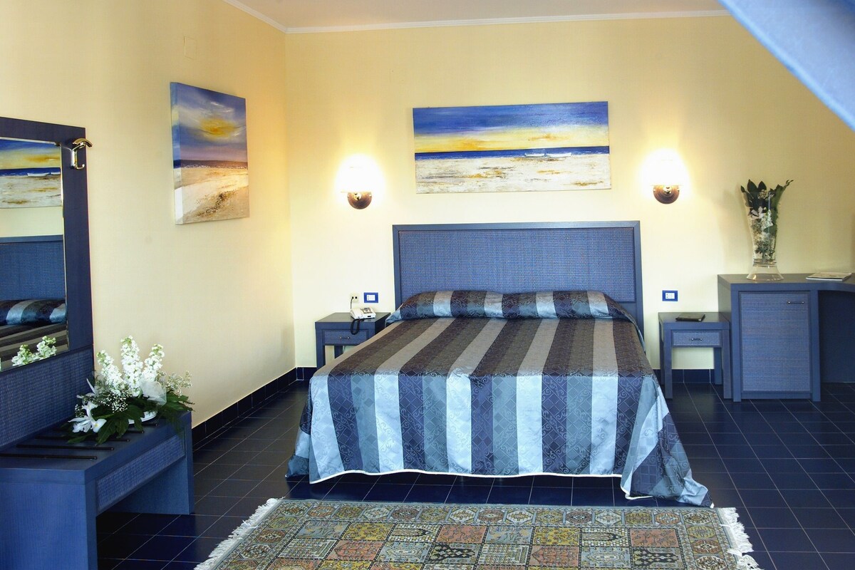Room, Terrace | Minibar, in-room safe, desk, cots/infant beds