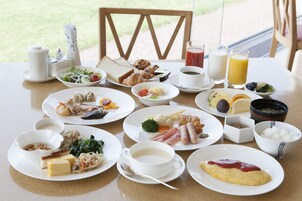 Desayuno buffet todos los días (con cargo)