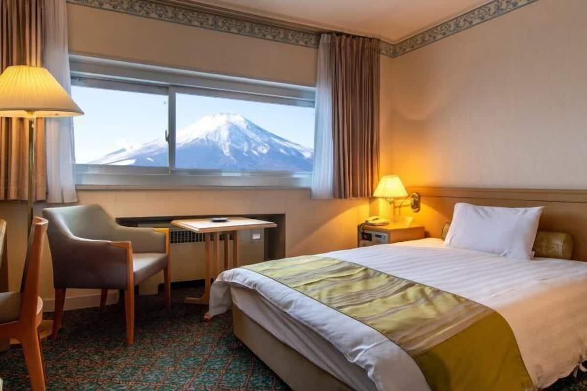 1 slaapkamer, luxe beddengoed, donzen dekbedden, een bureau