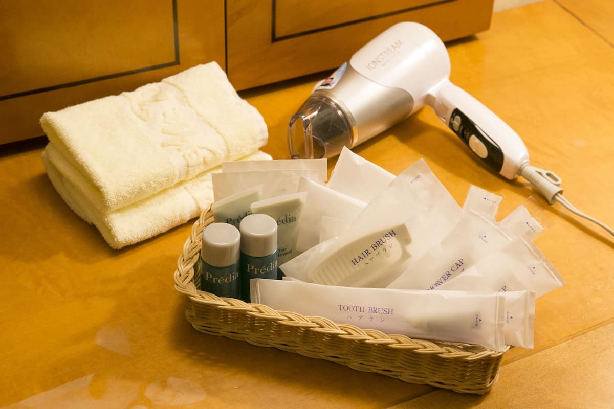 1 bedroom, premium bedding, down duvets, desk