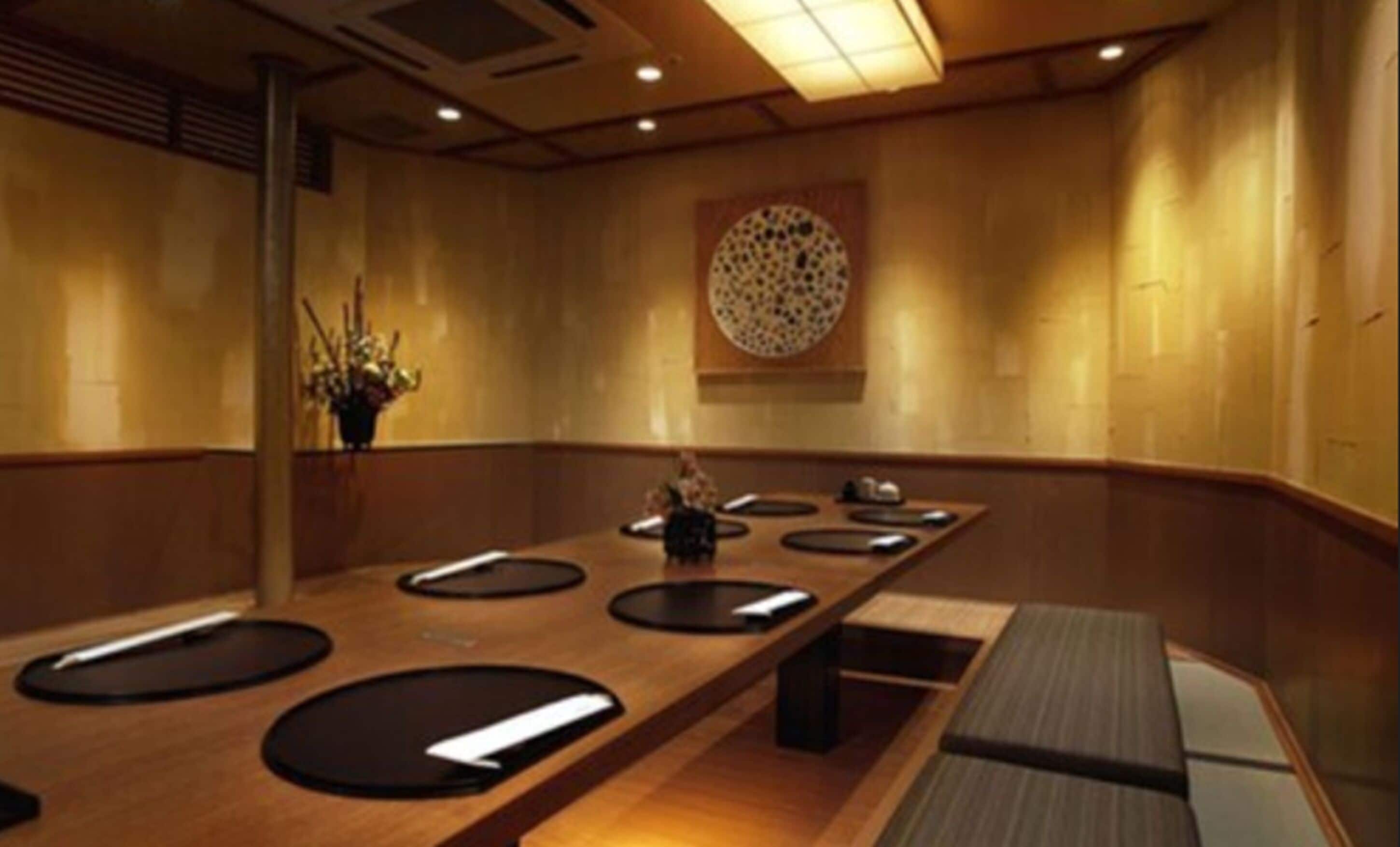 3 restaurants, breakfast, lunch, dinner served; japanese cuisine