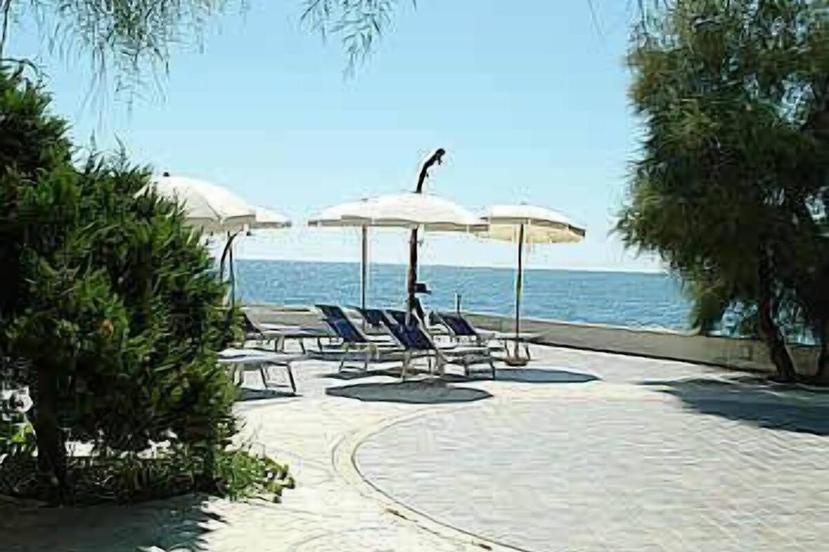 sun deck