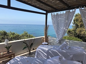 Sauna, hot tub, body treatments, mud baths, aromatherapy, Thai massages