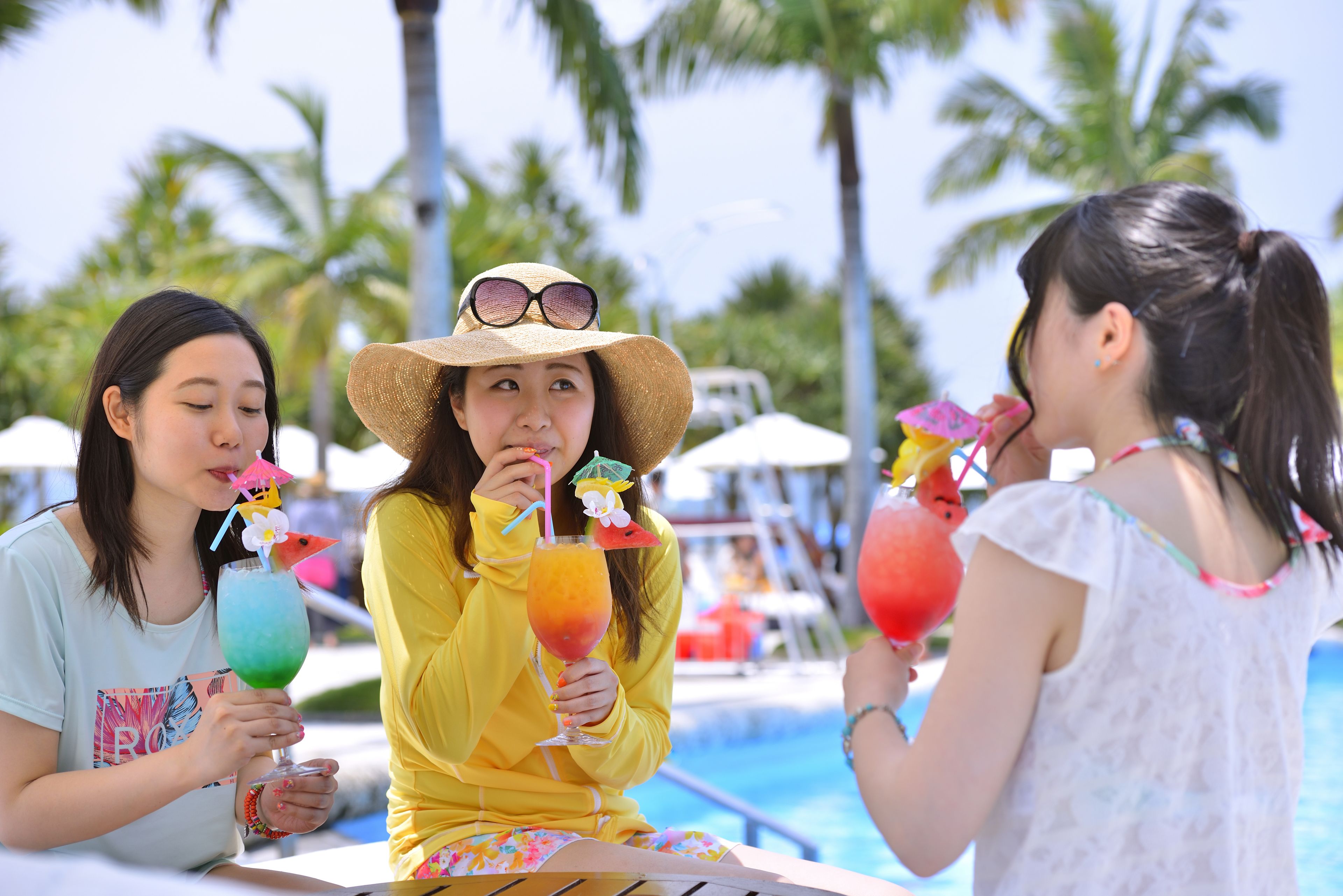 Piscine couverte, 2 piscines extérieures