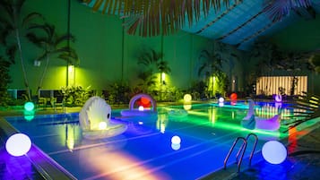 Indoor pool, 2 outdoor pools