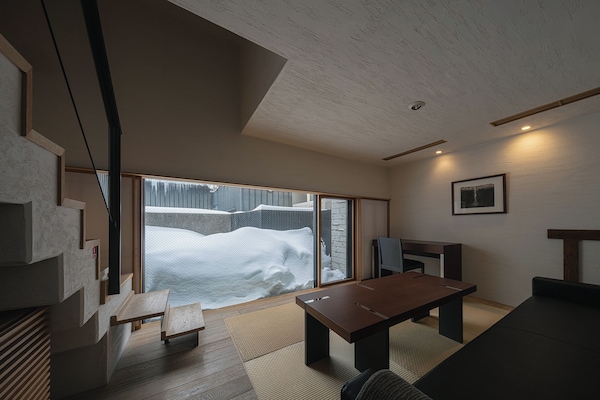 Loft Standard, bagno privato, al piano ammezzato (Maisonette Room with Private Onsen) | Vista dalla camera