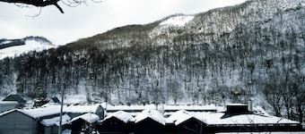 OTARU RETREAT by Onko Chishin