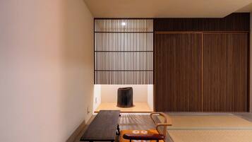 1st Floor Flat, Japanese-Western Room, Non Smoking | Down comforters, in-room safe, individually decorated