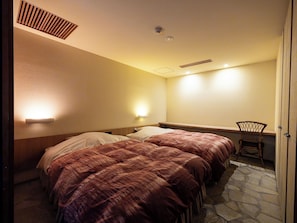Luxe villa, hot tub, op benedenverdieping | Een gratis minibar, een kluis op de kamer, individueel gedecoreerd