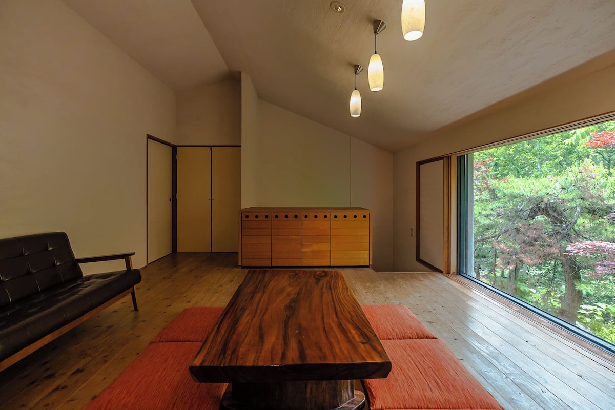 Deluxe Villa, Hot Tub, River View | Free minibar, in-room safe, individually decorated