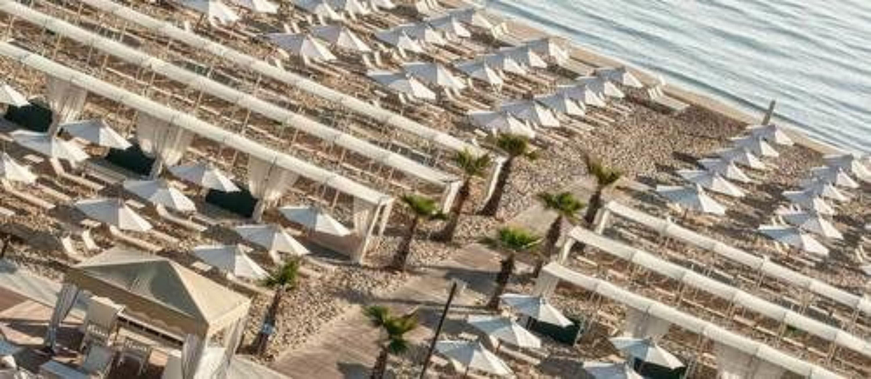 private beach nearby, sun-loungers, beach umbrellas