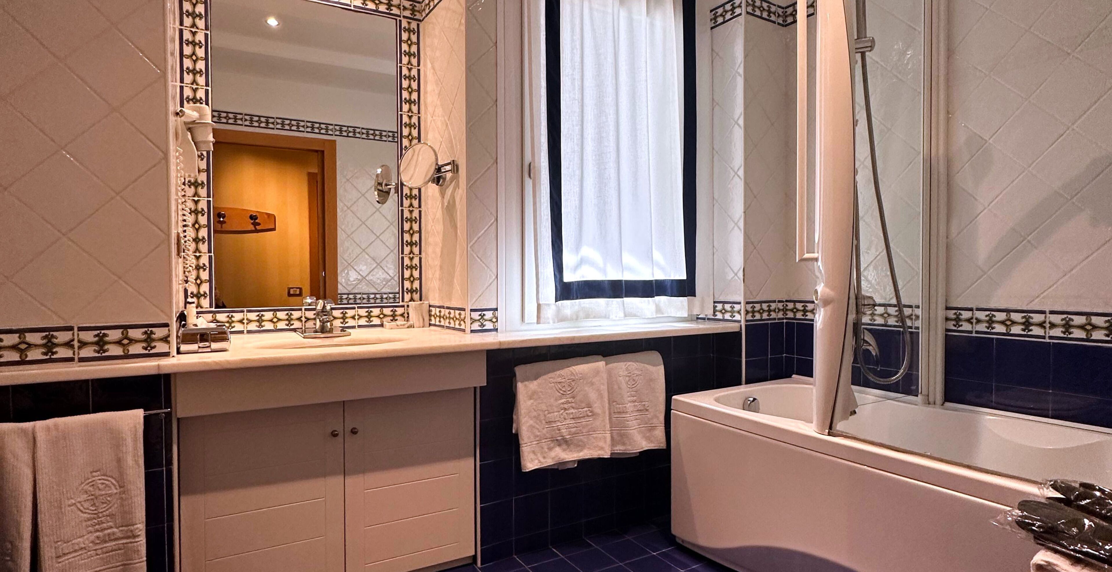 double room, sea view (prestige) | bathroom | free toiletries, hair dryer, bidet, towels