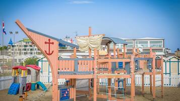 Area giochi per bambini (all'aperto)