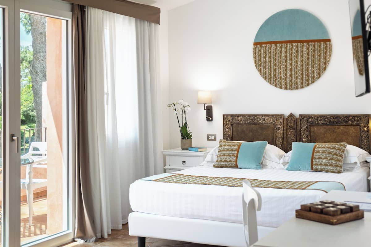 comfort double room | hypo-allergenic bedding, memory-foam beds, minibar, in-room safe