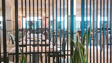 3 間餐廳,供應早餐