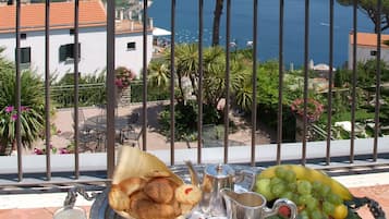 Suite Junior, 1 camera da letto, vista mare | Balcone