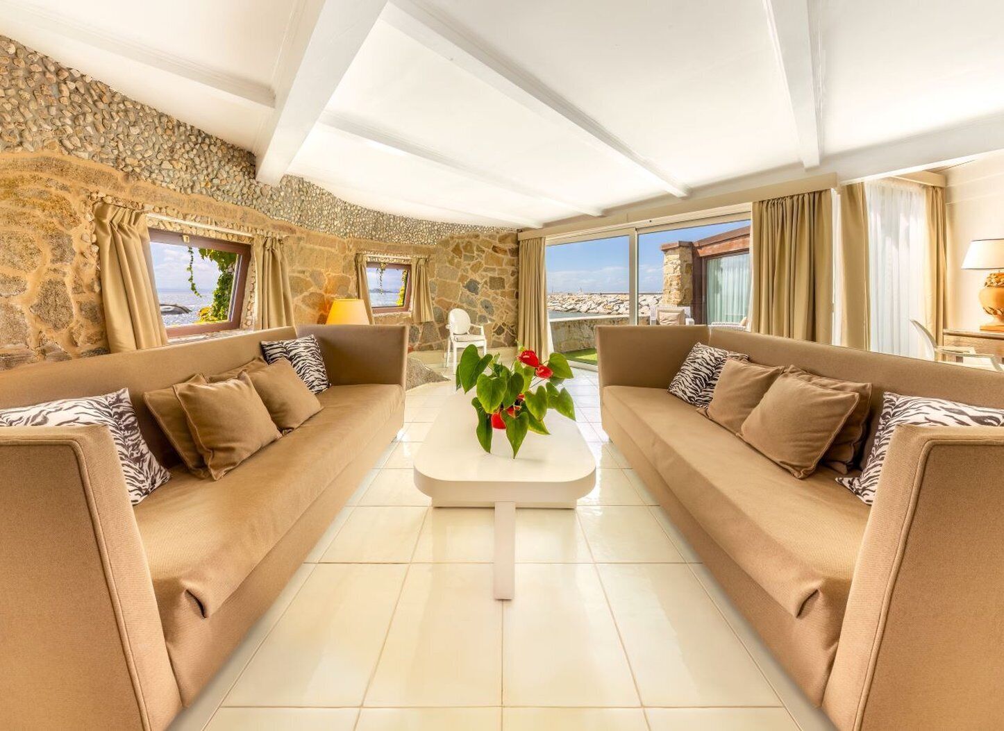 suite | 1 bedroom, minibar, in-room safe, desk