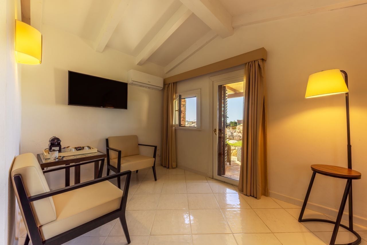 junior suite, 2 bedrooms | 1 bedroom, minibar, in-room safe, desk