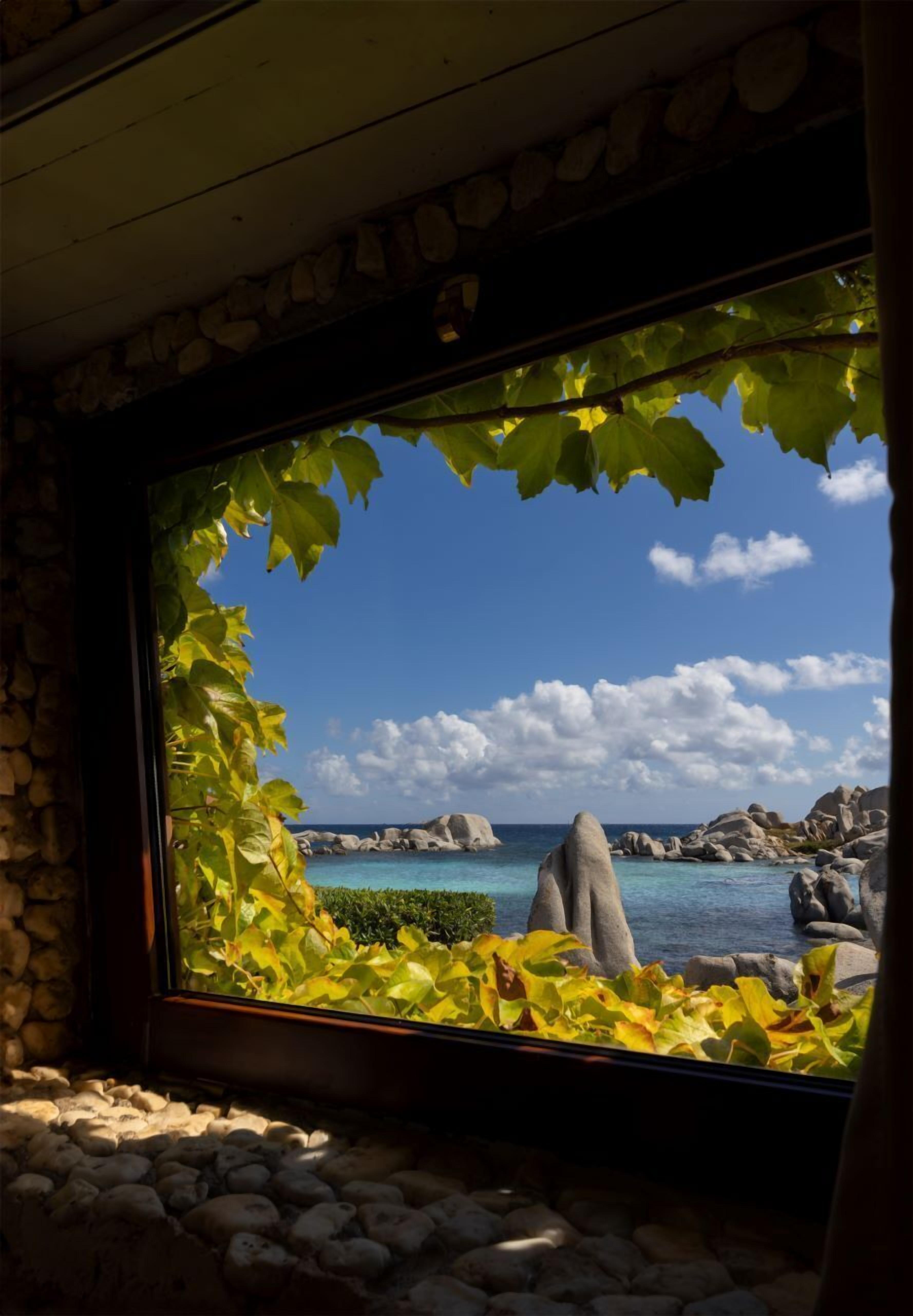 Suite | Minibar, in-room safe, desk, free WiFi