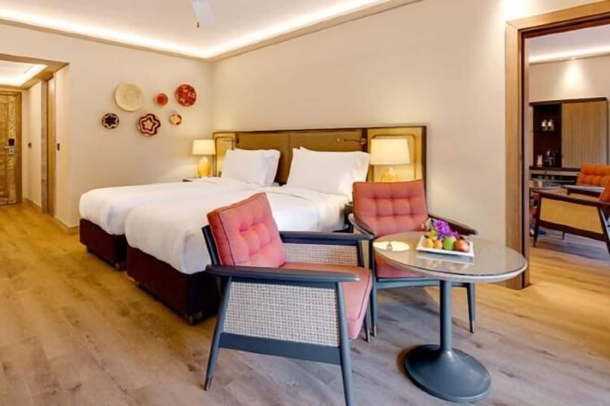 Ropa de cama de alta calidad, cubrecamas y minibar