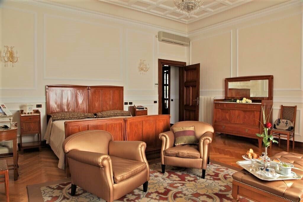 junior suite, lake view | 1 bedroom, minibar, in-room safe, desk