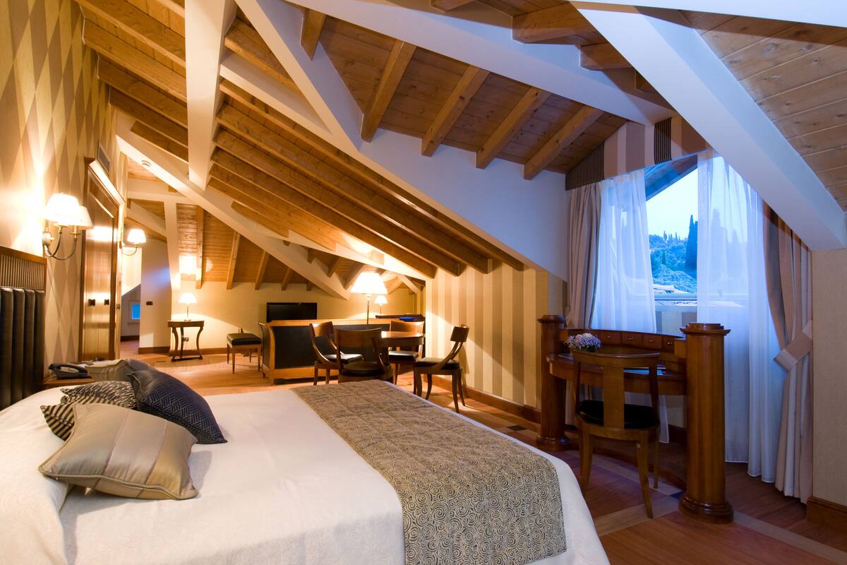 vista suite (panoramic terrace, lake view) | 1 bedroom, minibar, in-room safe, desk