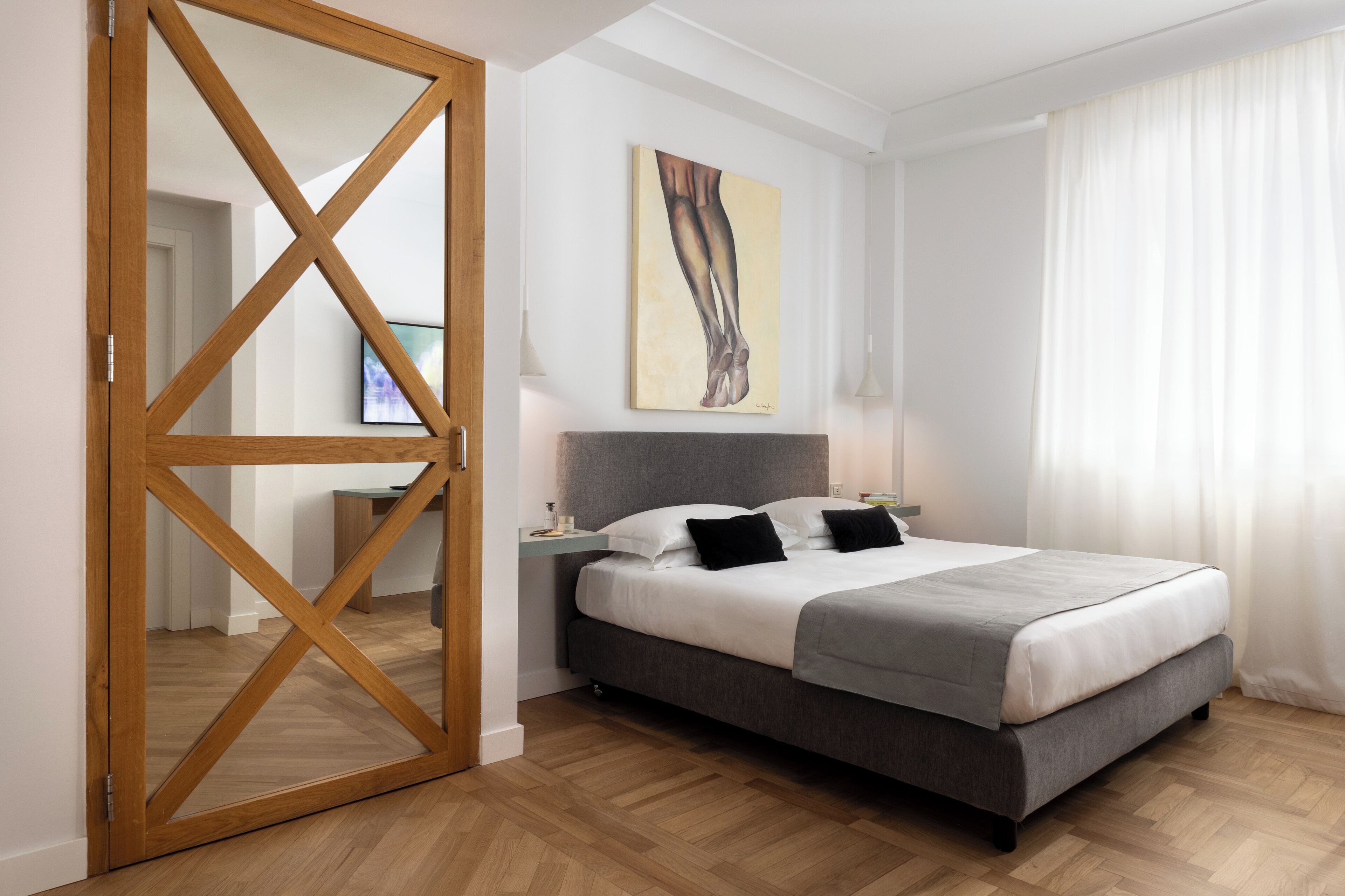 classic double room | premium bedding, minibar, in-room safe, desk