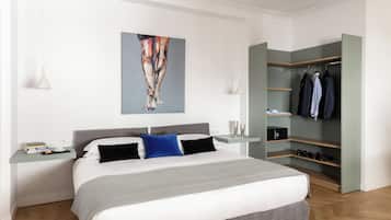 Phòng Suite Junior, 1 giường cỡ king | Bộ đồ giường cao cấp, minibar, két bảo mật tại phòng, bàn