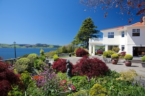 Khuôn viên nơi lưu trú