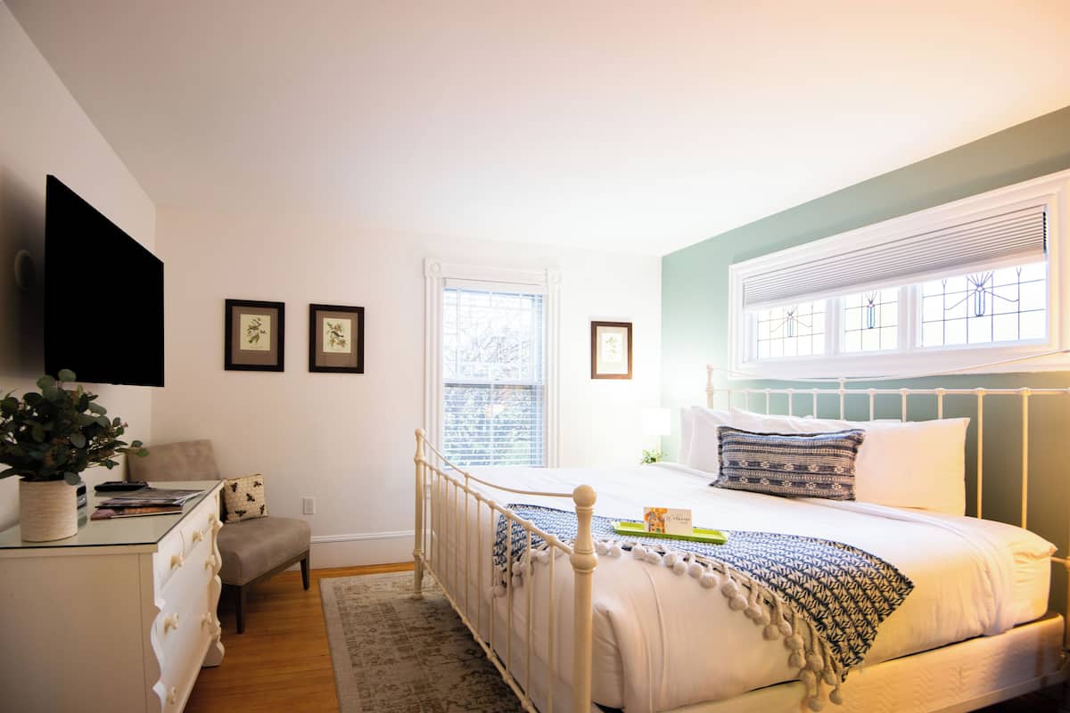 1 habitación, decoración personalizada y muebles diferentes