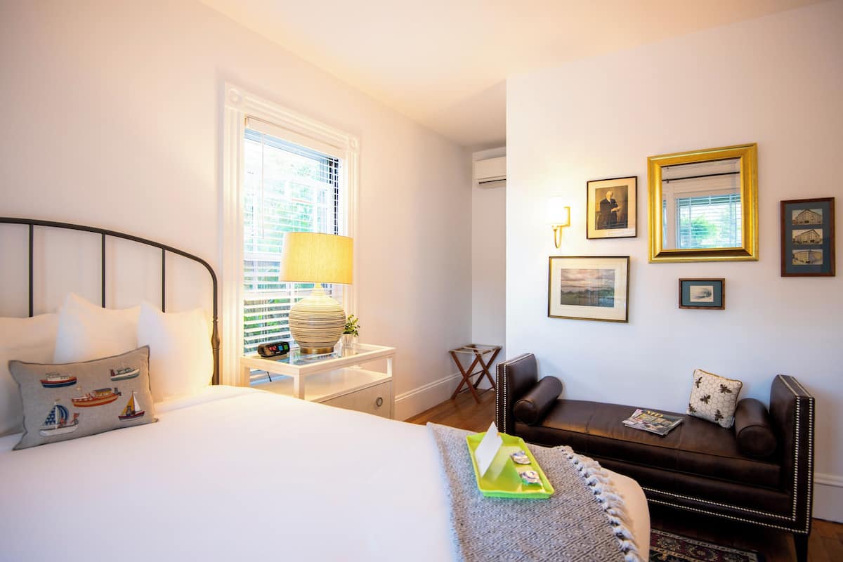 1 habitación, decoración personalizada y muebles diferentes