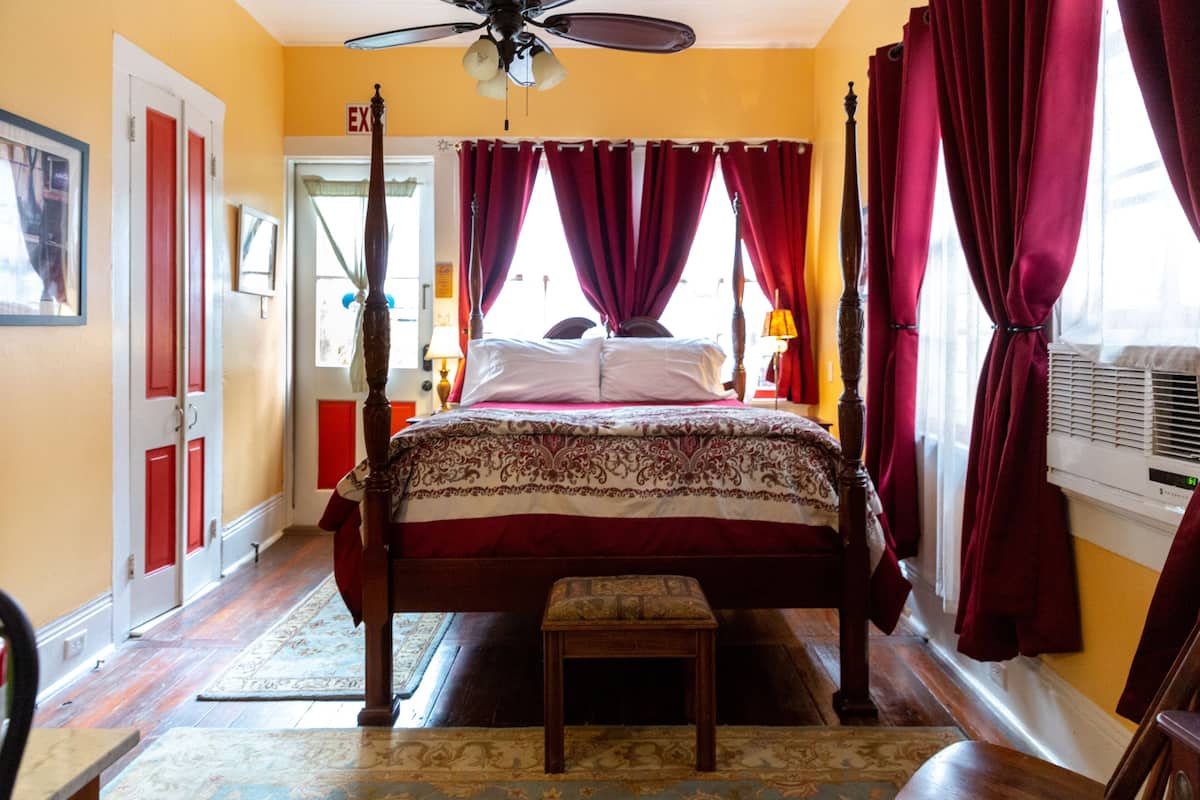 Premium Apartment, Private Bathroom | 1 bedroom, Egyptian cotton sheets, premium bedding, in-room safe