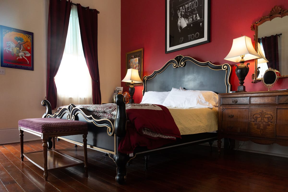 Suite, 1 Bedroom, Private Bathroom | 1 bedroom, Egyptian cotton sheets, premium bedding, in-room safe