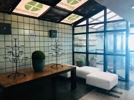 Café da manhã com buffet grátis todos os dias