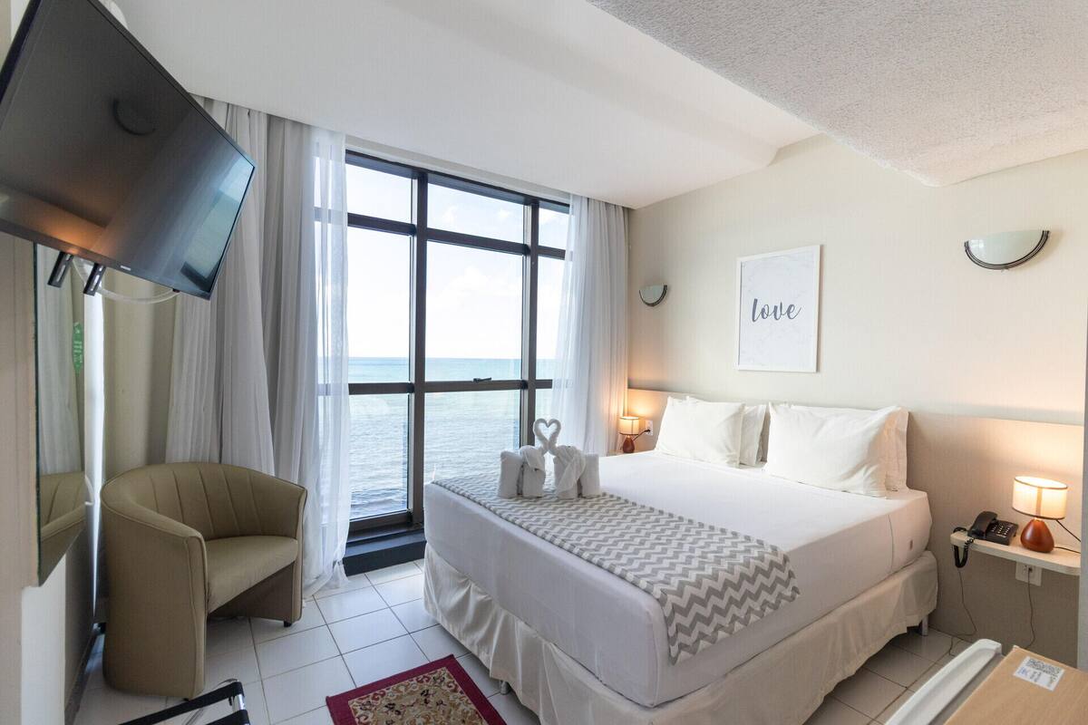 Minibar, in-room safe, blackout drapes, cribs (free)