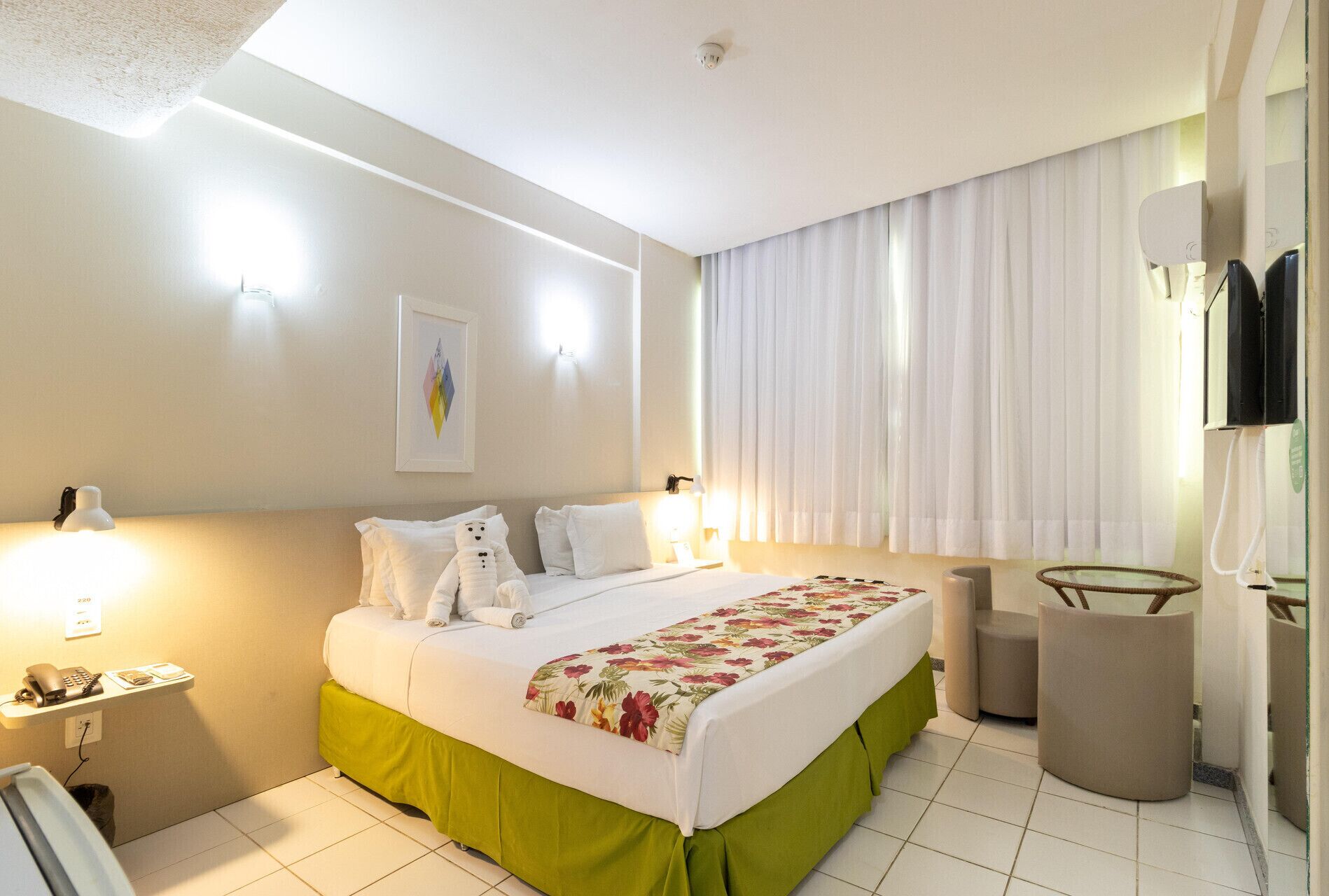 迷你吧、客房内保险箱、遮光窗帘、免费婴儿床