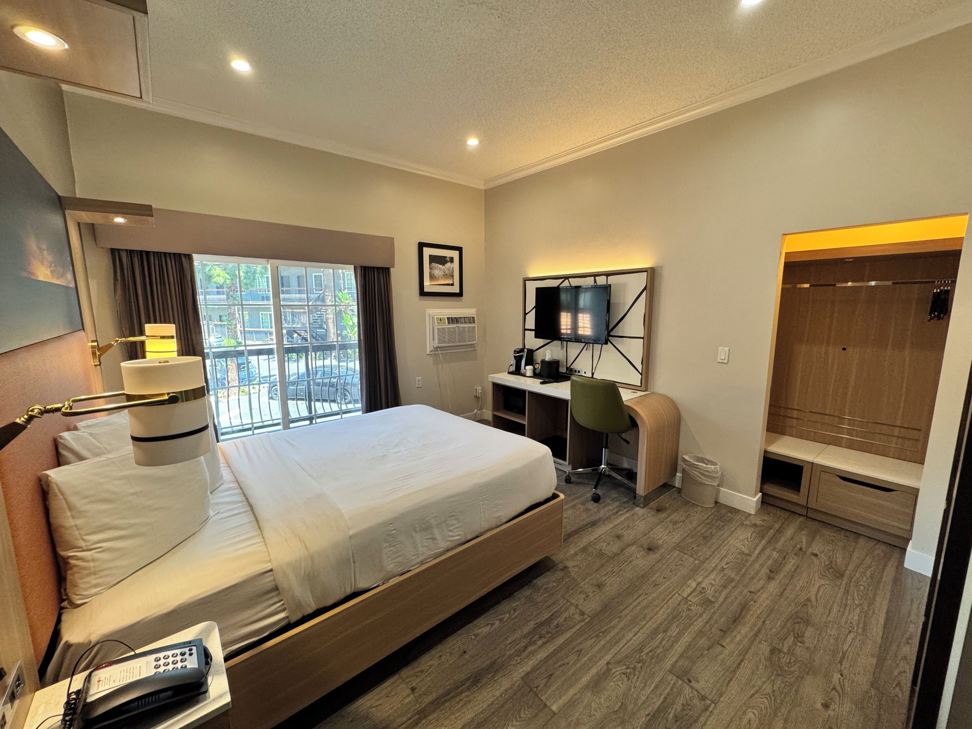 Quarto luxo | Roupas de cama premium, edredons de pluma, camas com colchões pillow-top