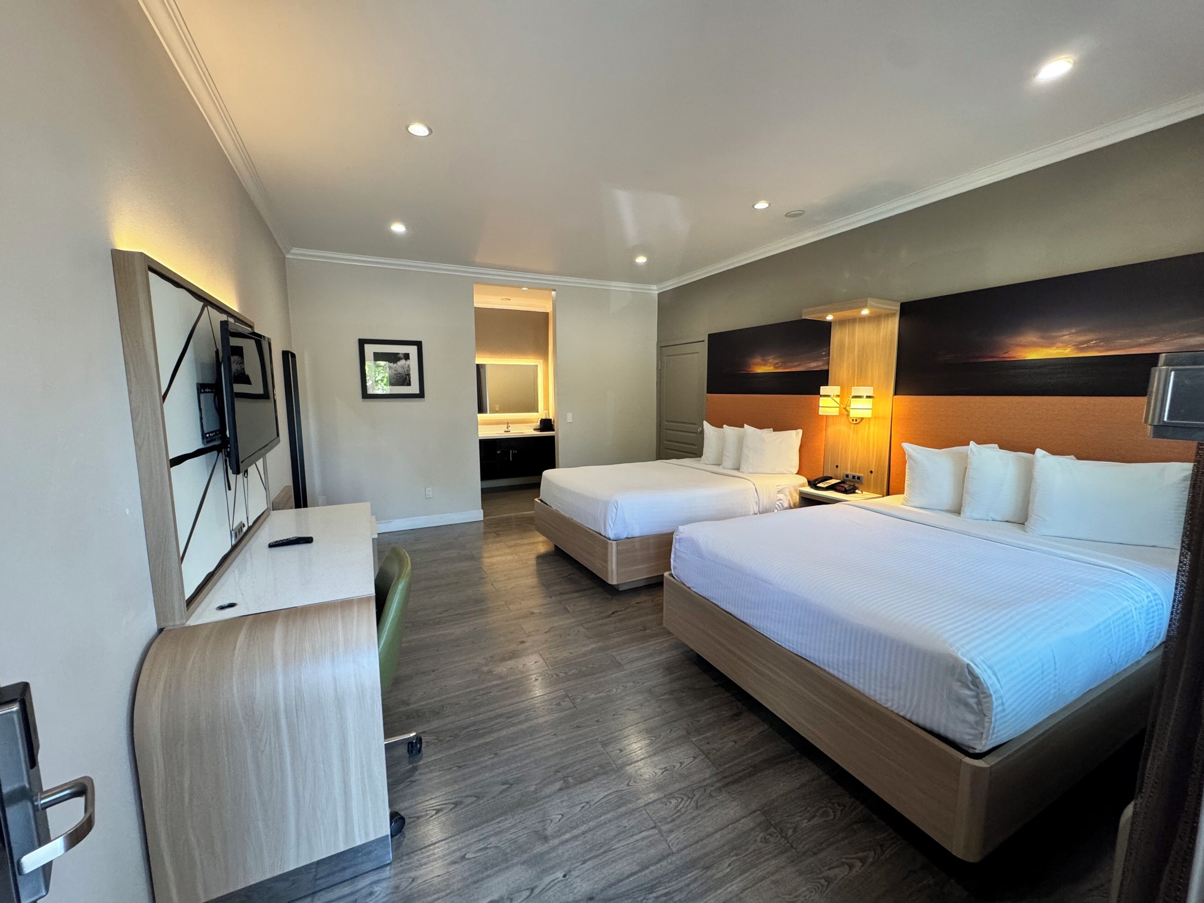Quarto casal luxo | Roupas de cama premium, edredons de pluma, camas com colchões pillow-top