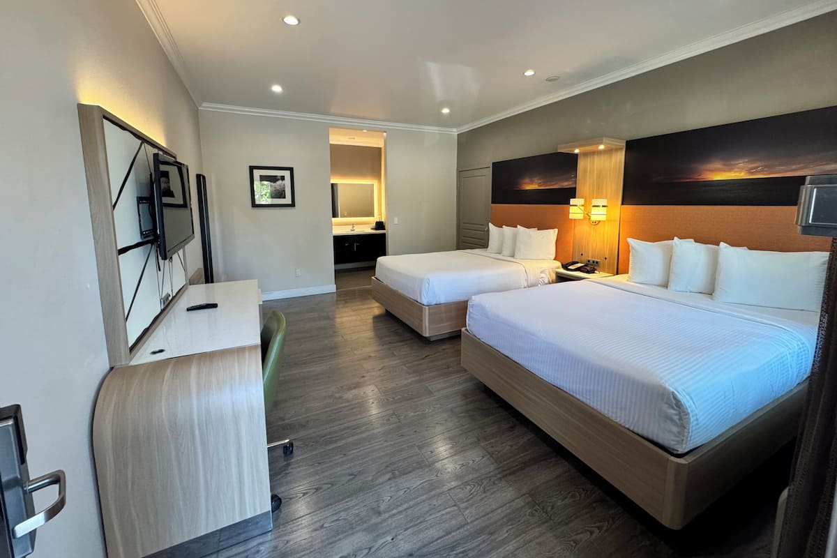 Deluxe Double Room | Premium bedding, down comforters, pillowtop beds, desk
