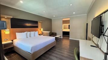 Superior Suite | Premium bedding, down duvets, pillow-top beds, desk