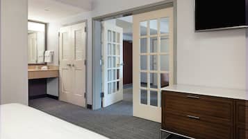 Suite, 1 habitación | Edredón, camas con pillow-top y caja de seguridad en la habitación