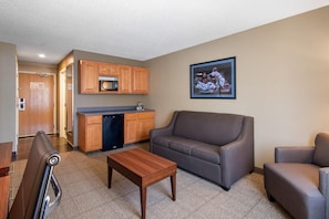Suite, Multiple Beds, Non Smoking | Egyptian cotton sheets, premium bedding, in-room safe, desk