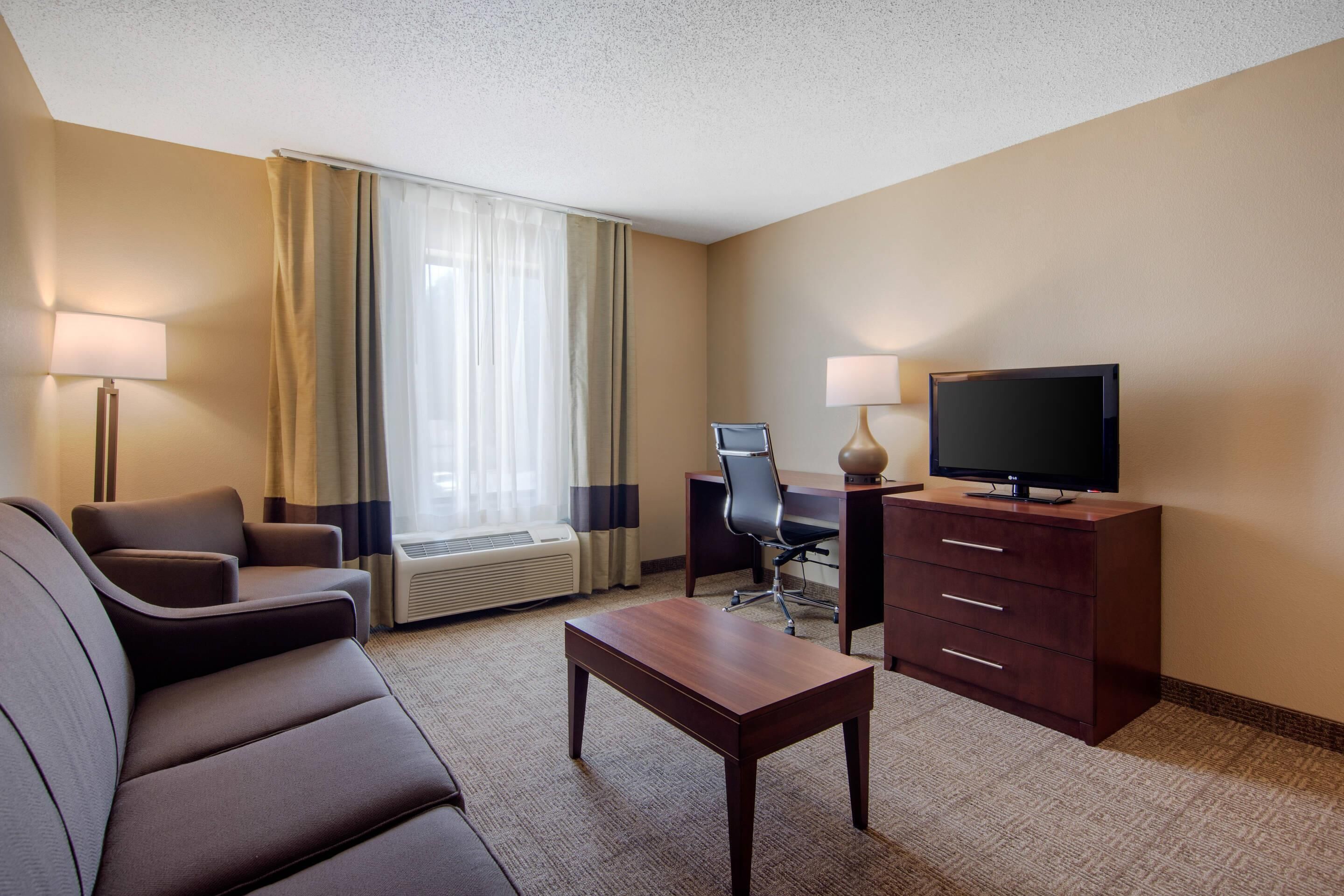 suite, multiple beds, non smoking | egyptian cotton sheets, premium bedding, in-room safe, desk