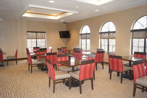 Free daily on-the-go breakfast  - Comfort Inn & Suites Milford / Cooperstown (Milford)