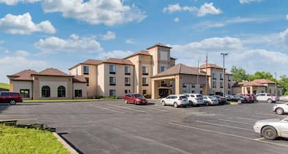 Comfort Inn & Suites Cooperstown / Milford