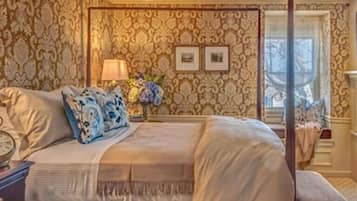 Habitación, 1 cama de matrimonio | Ropa de cama de alta calidad, escritorio, tabla de planchar con plancha