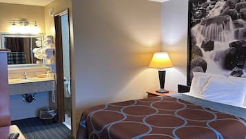 Room, 1 Queen Bed, Accessible, Non Smoking (Tub with Grab Bars) | Individually furnished, desk, laptop workspace, blackout drapes